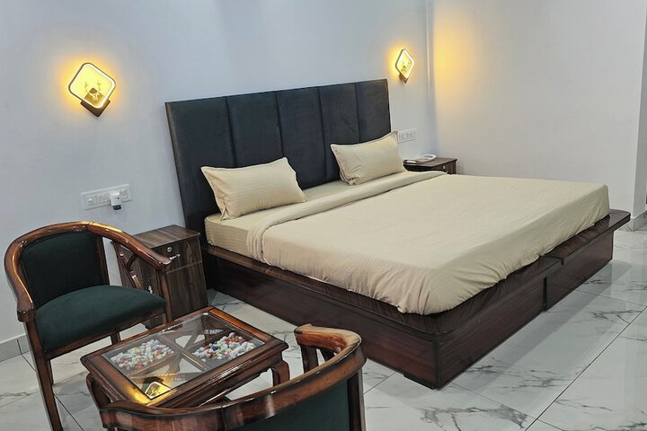 Room 7 of 40