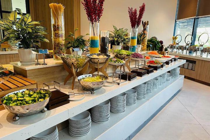 Dining 52 of 93