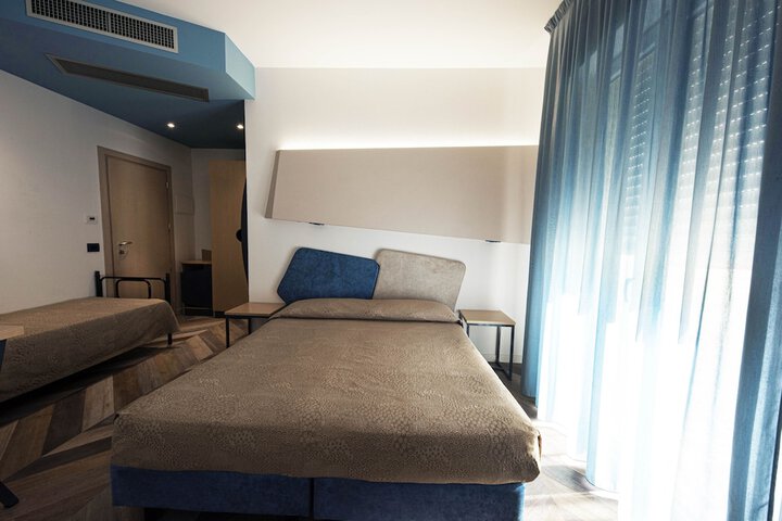 Room 28 of 70