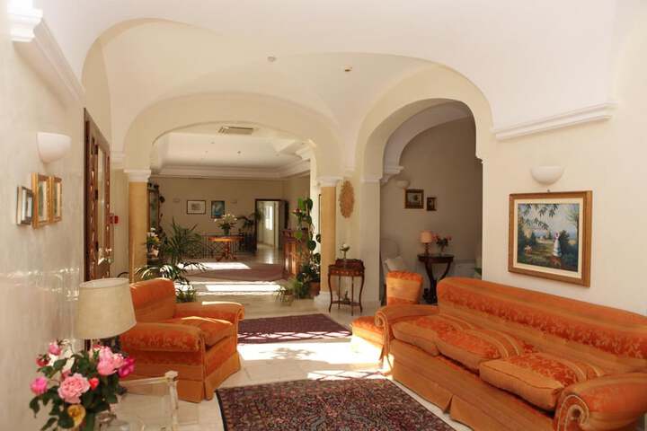 Guest Lobby