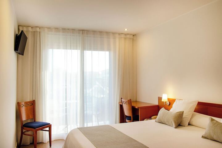 Room 6 of 39