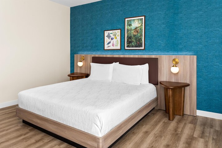 Room 14 of 82