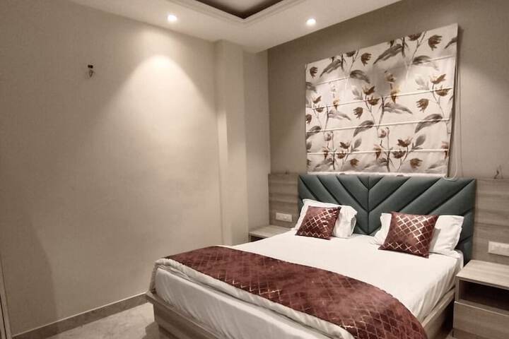Room 2 of 14