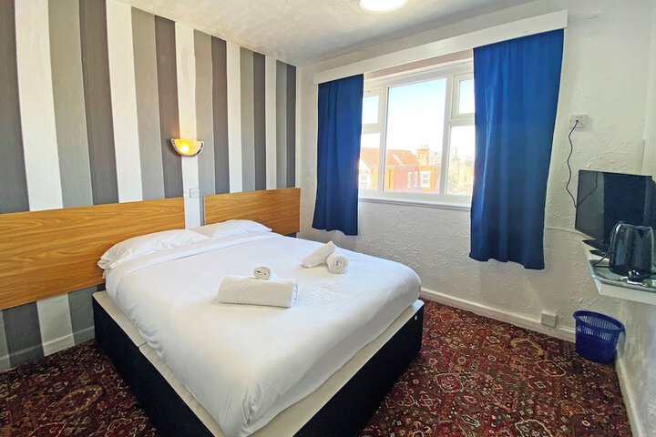 Room 6 of 41