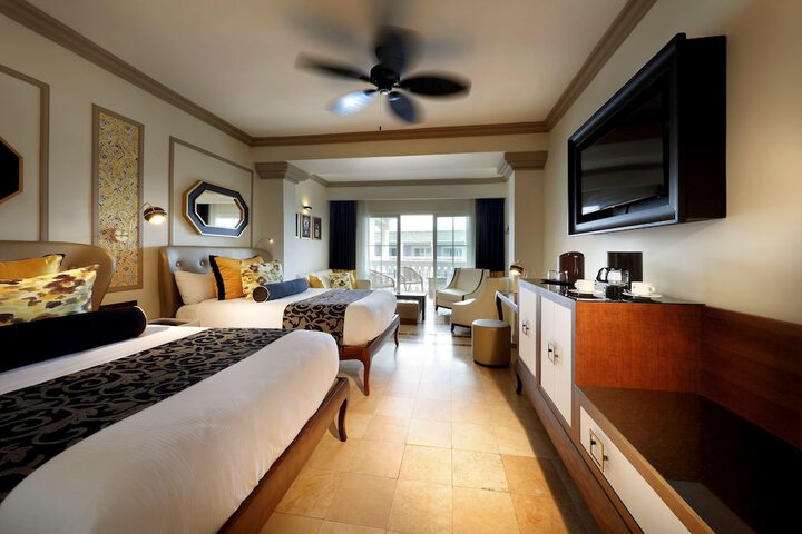 Room 13 of 223