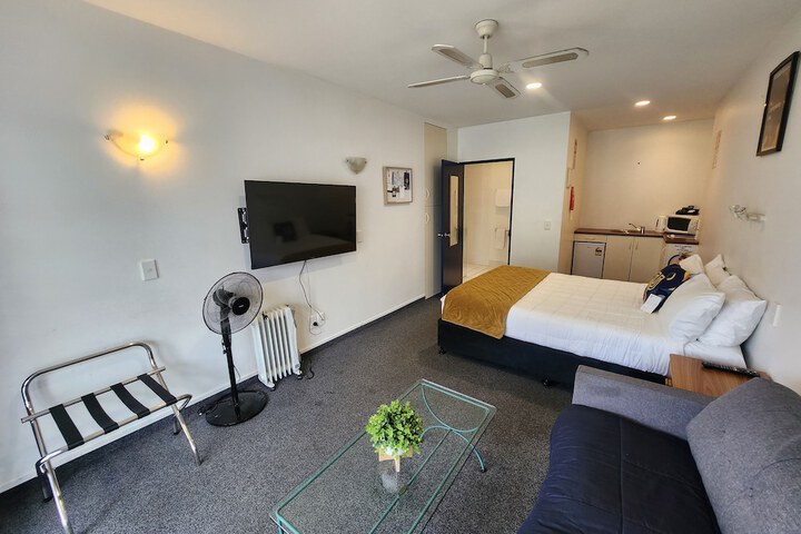 Room 6 of 53
