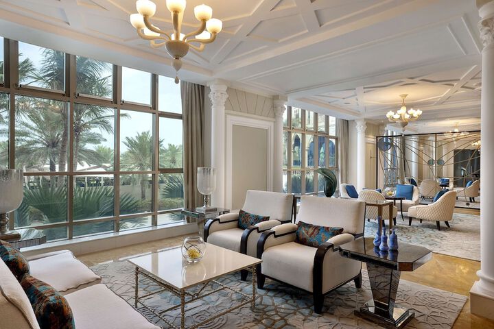 Entrance & Lobby