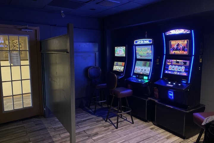 Entertainment 9 of 18