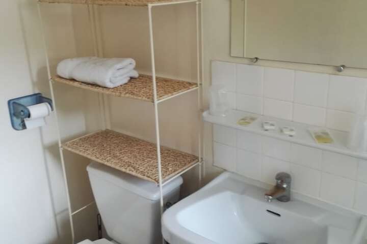 Room 8 of 17