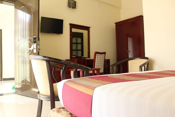 Room 13 of 22