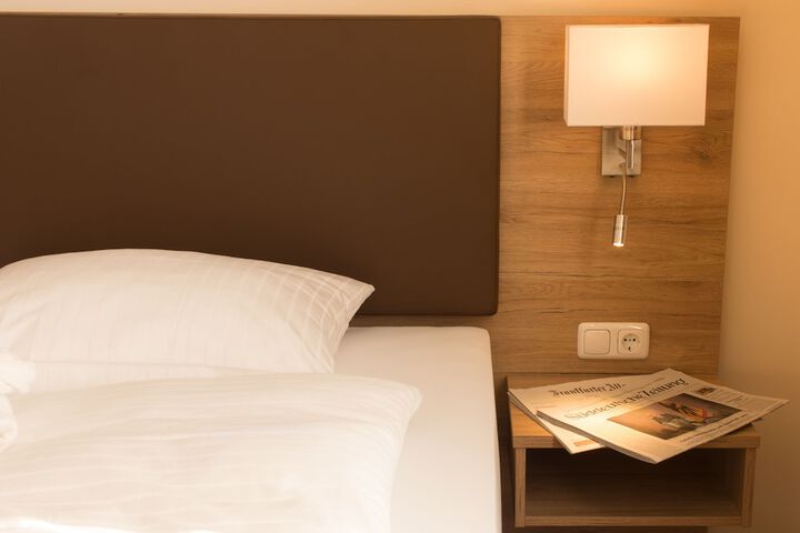 Room 2 of 39