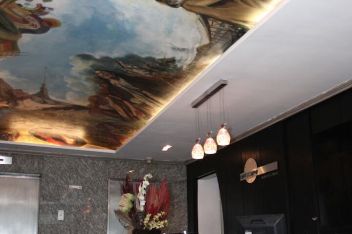 Entrance & Lobby