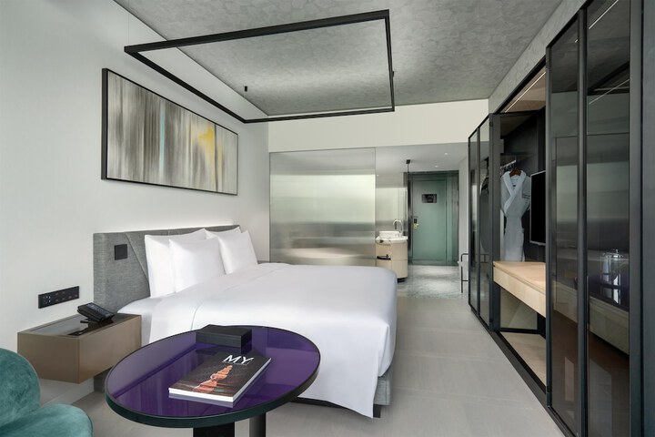Room 38 of 225