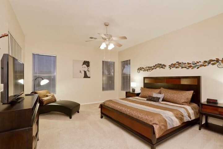 Room 6 of 22