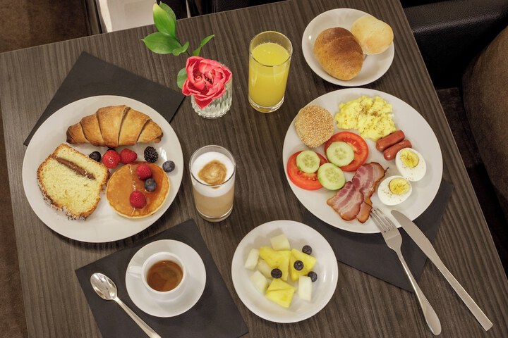 Breakfast/Coffee Service 89 of 95