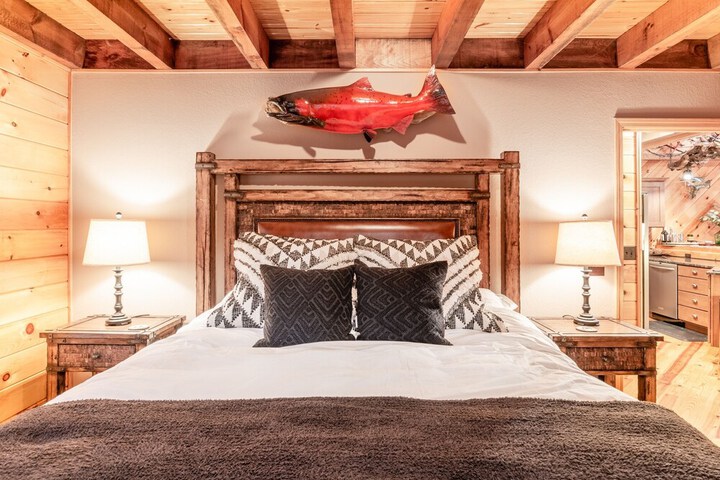 Room 2 of 62