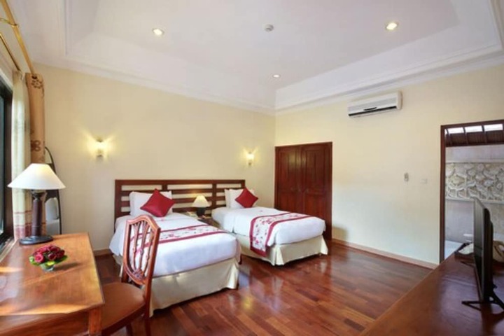 Room 15 of 74
