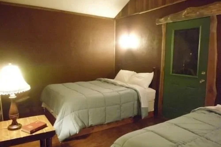 Antler Oaks Lodge