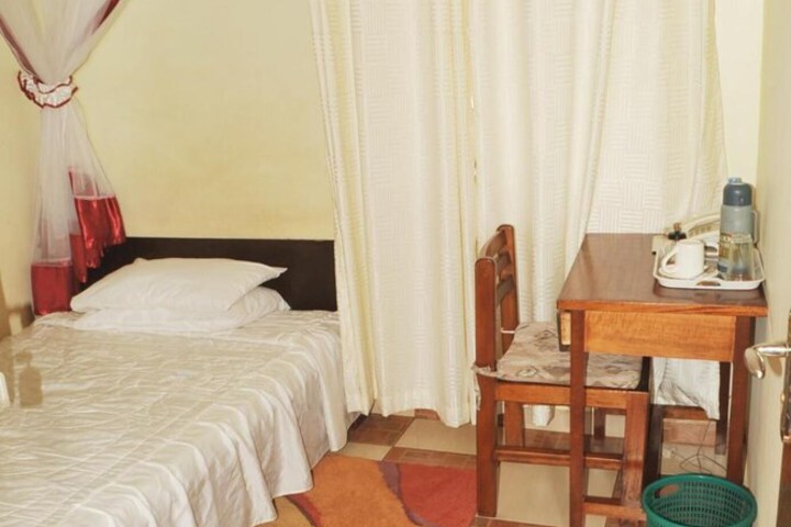 Room 10 of 49