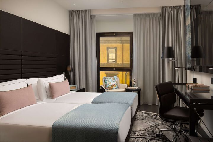 Room 51 of 171