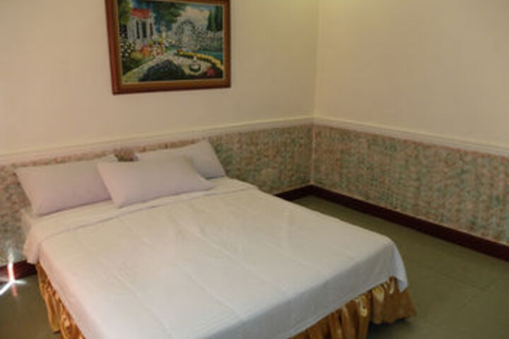 Room 35 of 89
