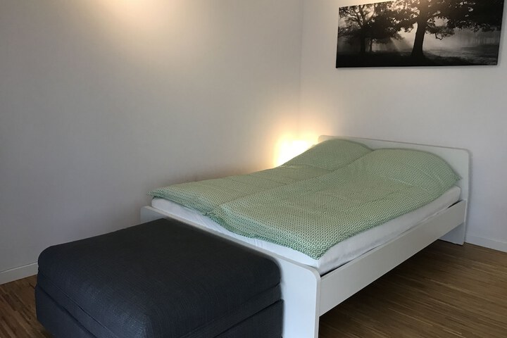 Room 4 of 130