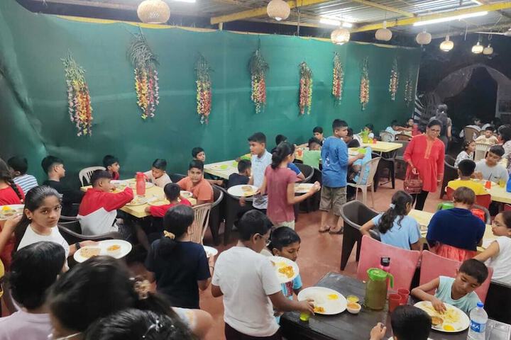 Dining 42 of 62