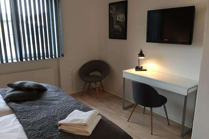 Room 10 of 46