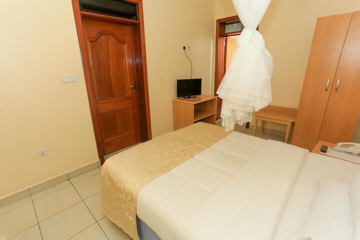 Room 6 of 97