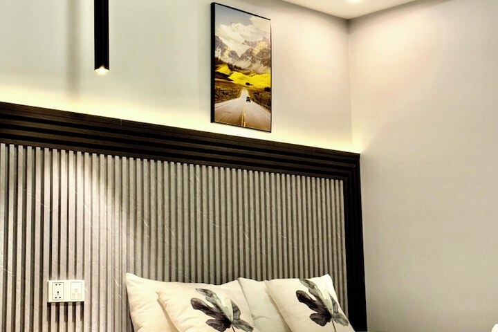 Room 8 of 38