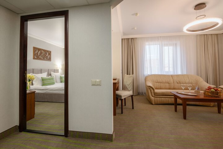 Room 9 of 113