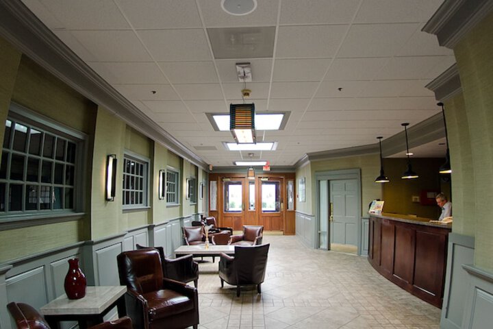 Entrance & Lobby