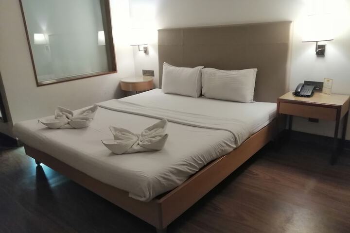 Room 36 of 181