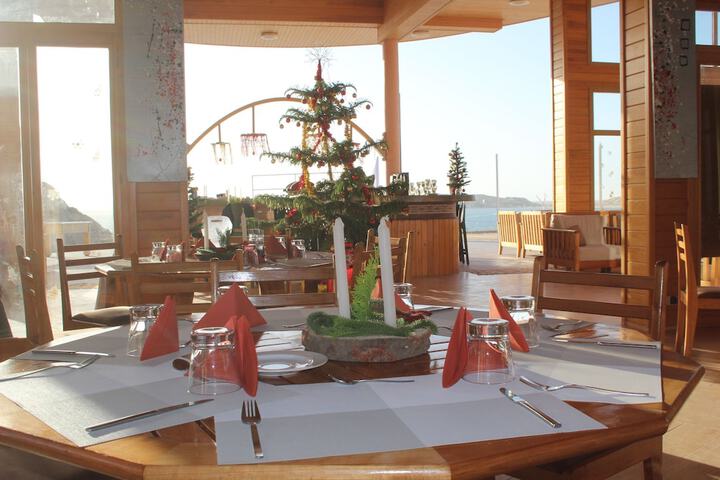 Dining 106 of 149