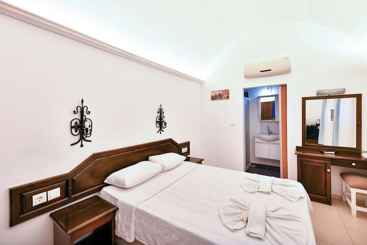 Room 5 of 26
