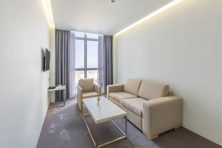 Room 15 of 60
