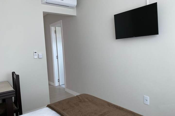 Room 4 of 18