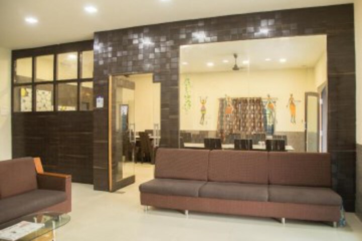Hotel Samruddhi by OYO Rooms