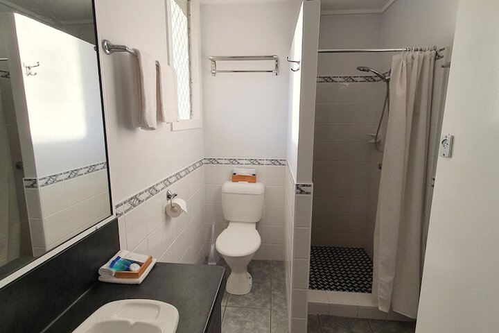 Room 33 of 49