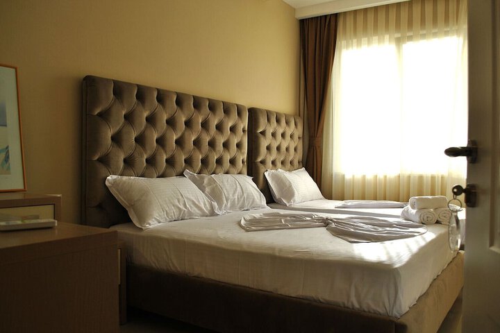 Room 8 of 25