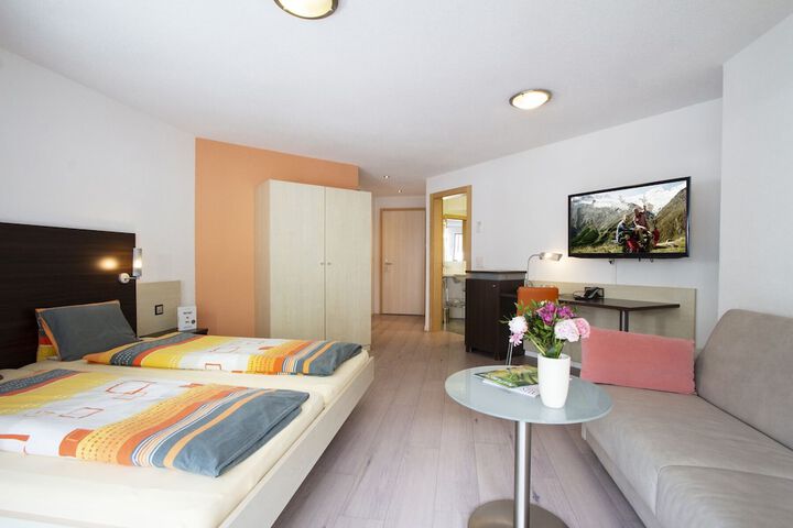 Room 8 of 36