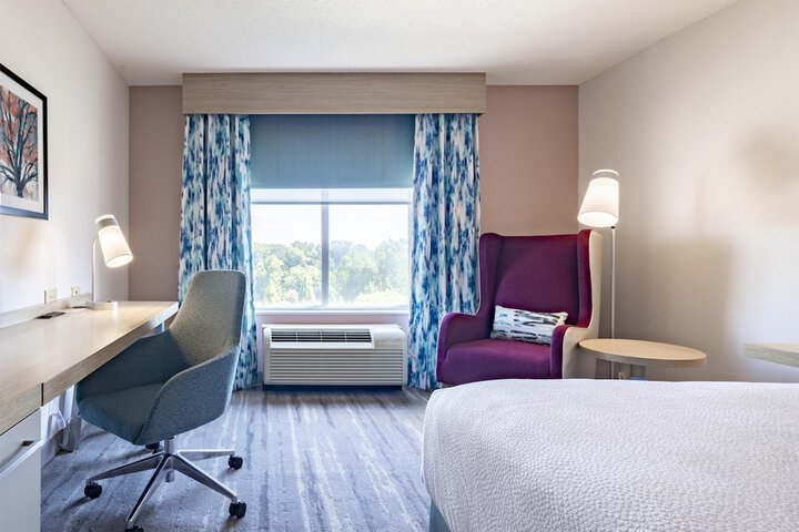 Room 11 of 28
