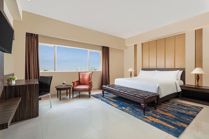 Room 15 of 33