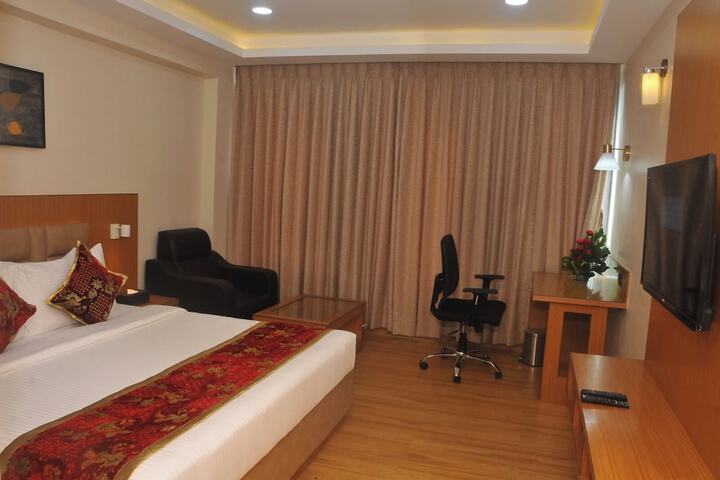 Room 9 of 18