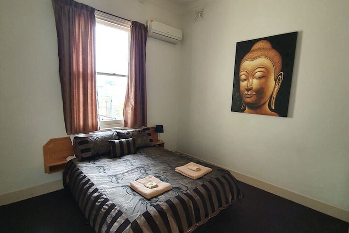 Room 11 of 37