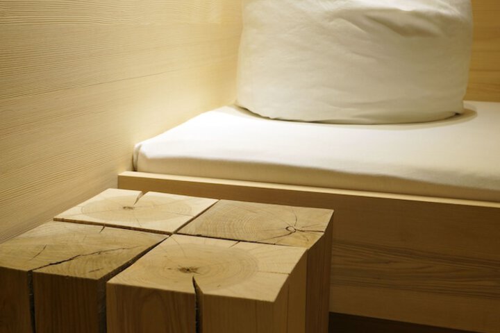 Room 12 of 48