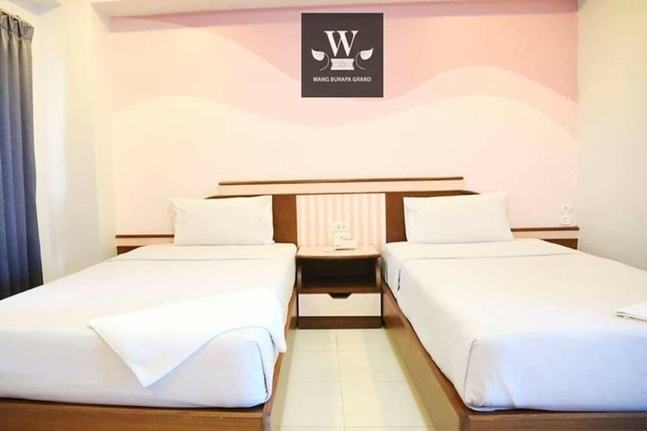 Room 4 of 10