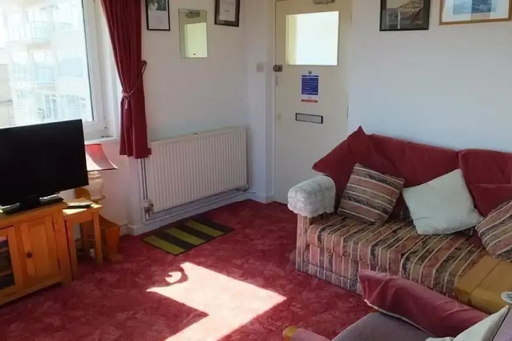 Room 2 of 9
