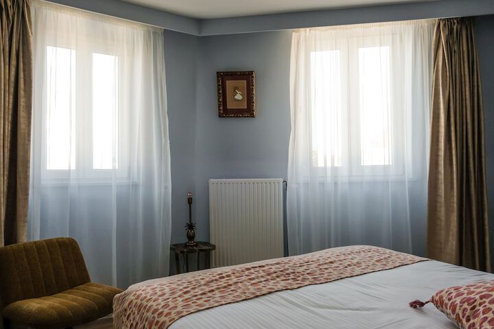 Room 9 of 26