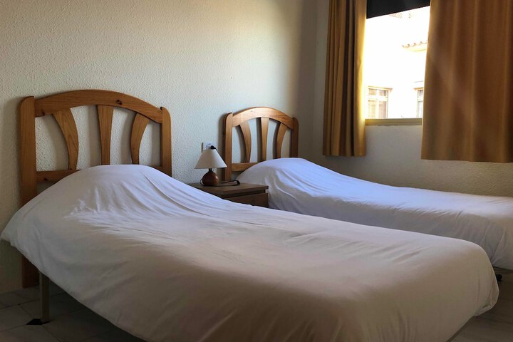 Room 3 of 47